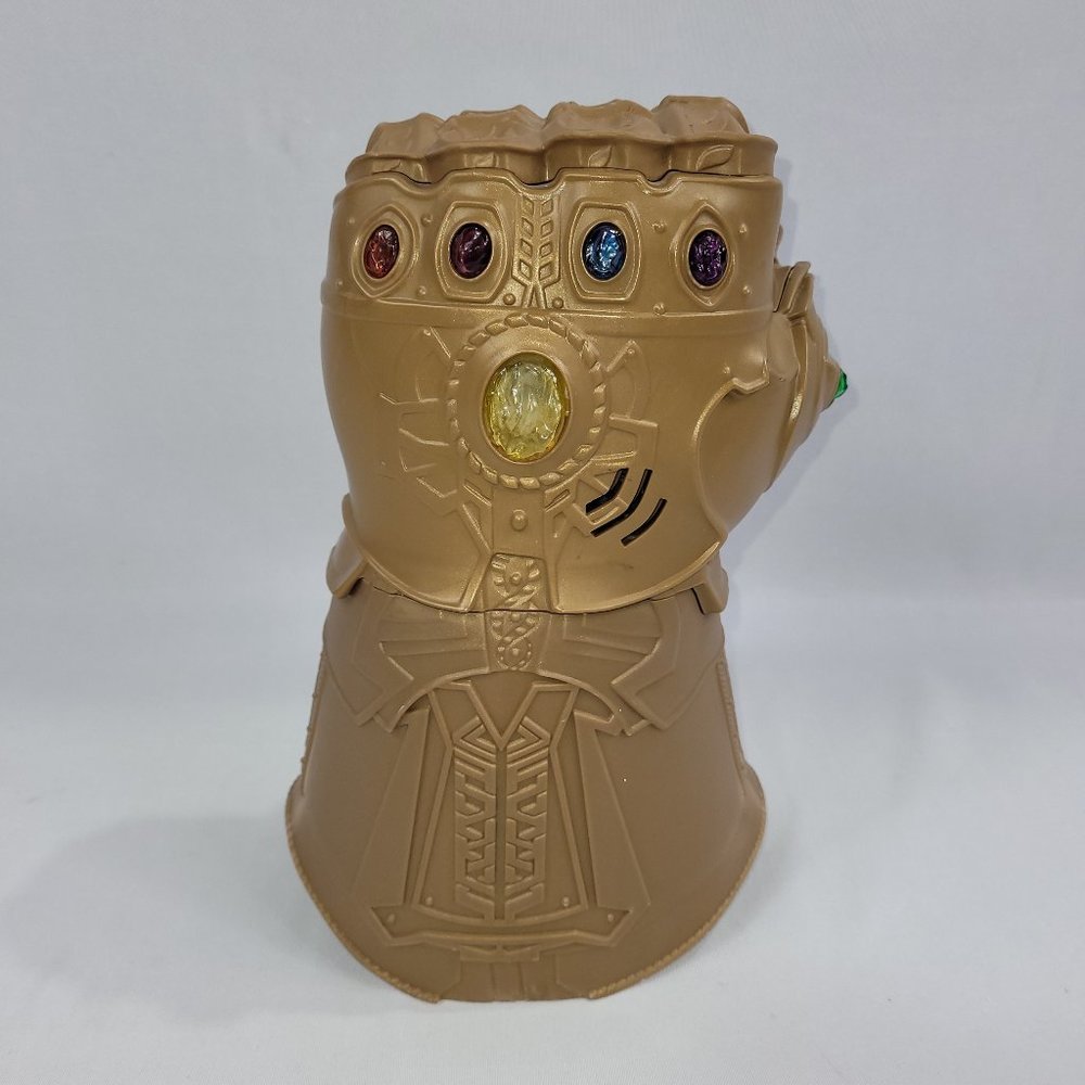 Marvel Avengers Infinity War Electronic Infinity Gauntlet by Hasbro